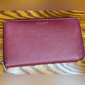 Henri Bendel Wallet
